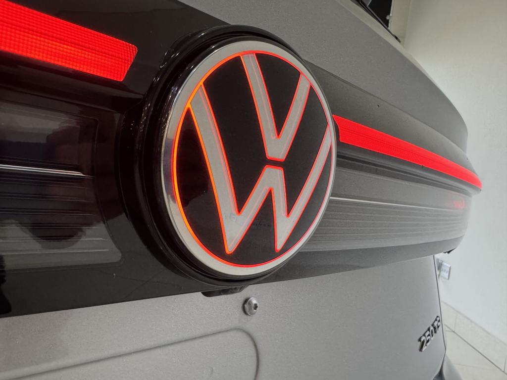VOLKSWAGEN Taos - Foto