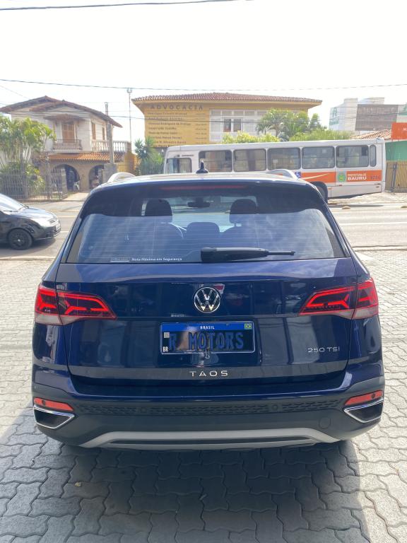 VOLKSWAGEN Taos - Foto