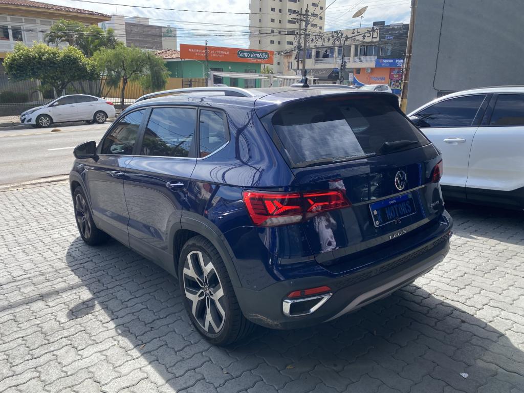 VOLKSWAGEN Taos - Foto