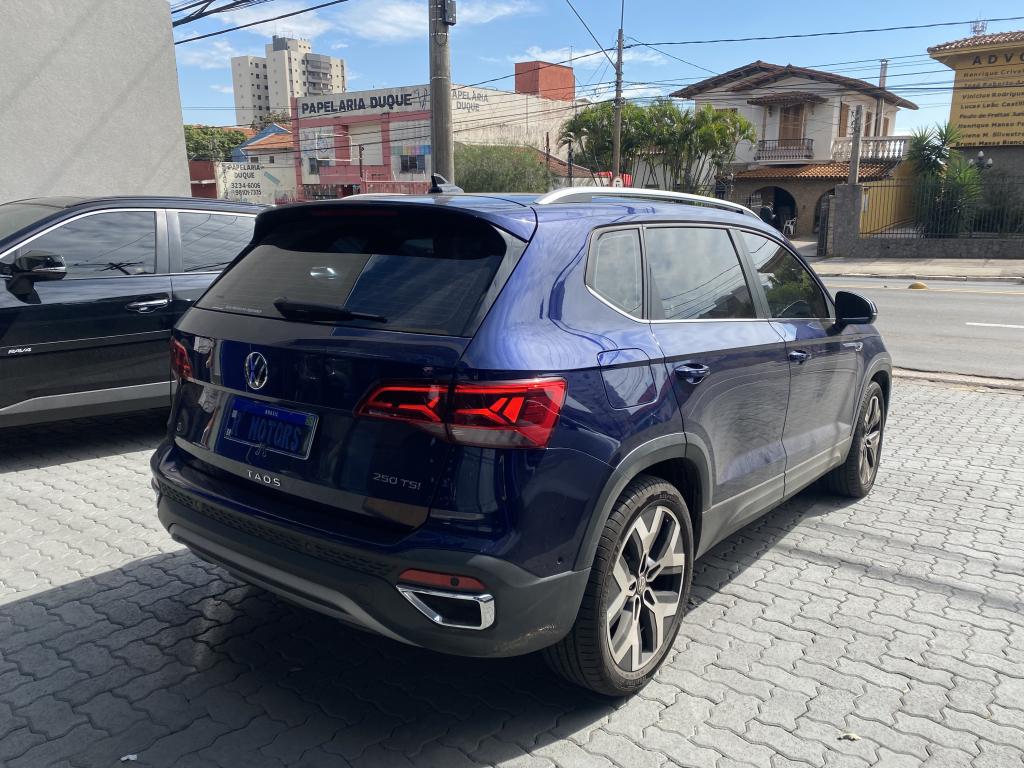 VOLKSWAGEN Taos - Foto