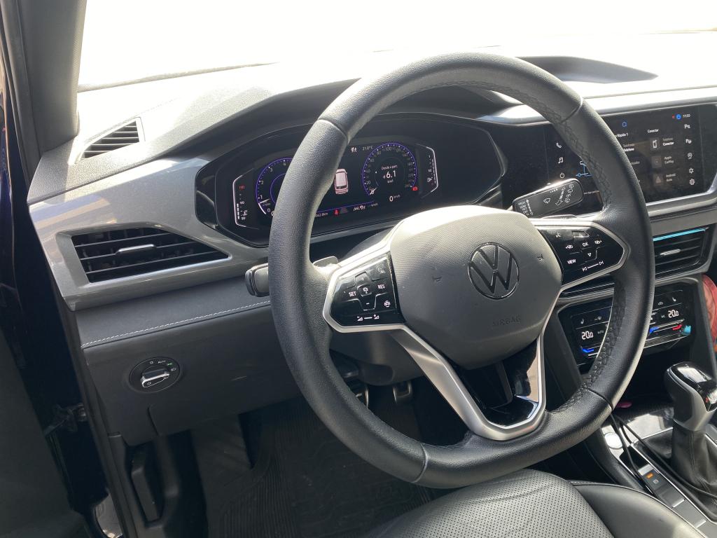 VOLKSWAGEN Taos - Foto