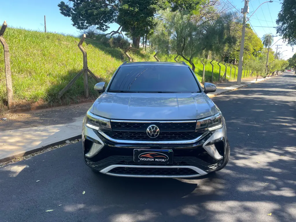VOLKSWAGEN Taos - Foto