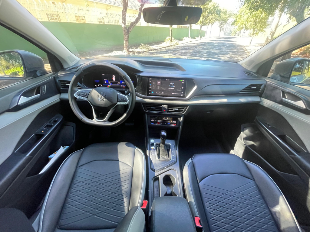 VOLKSWAGEN Taos - Foto