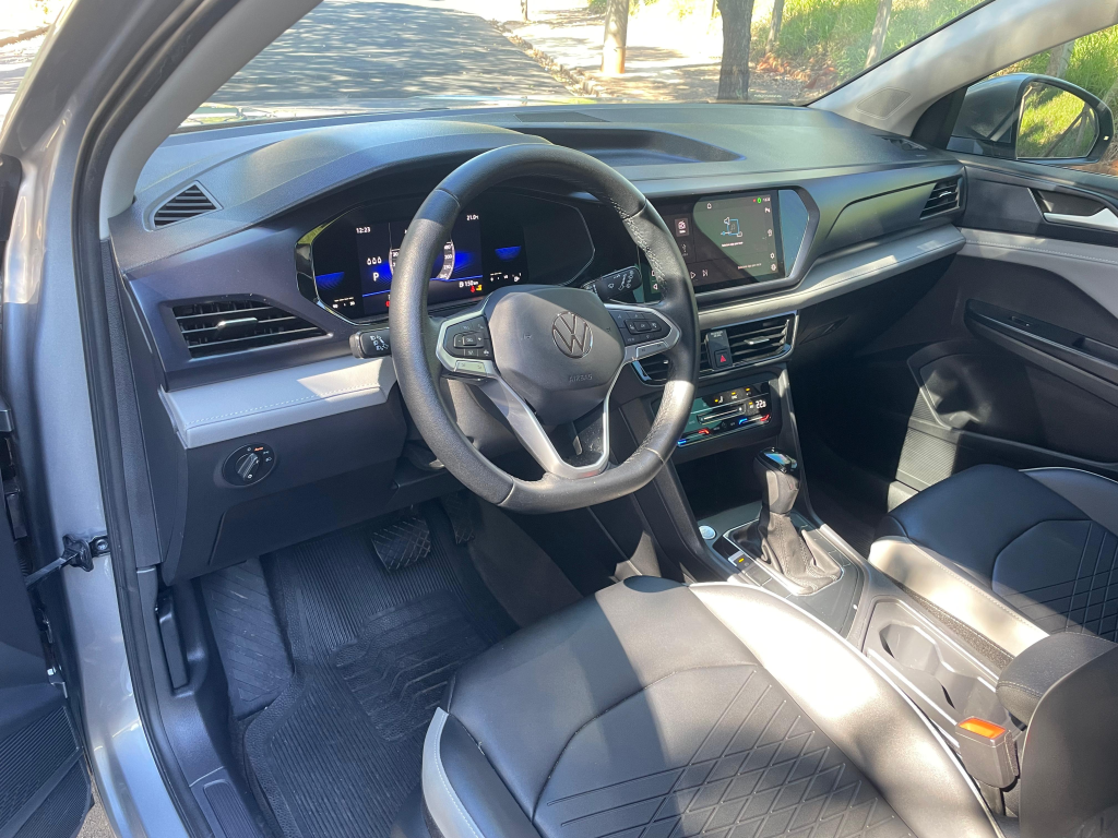 VOLKSWAGEN Taos - Foto