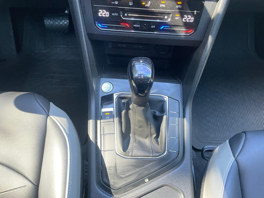 VOLKSWAGEN Taos - Foto