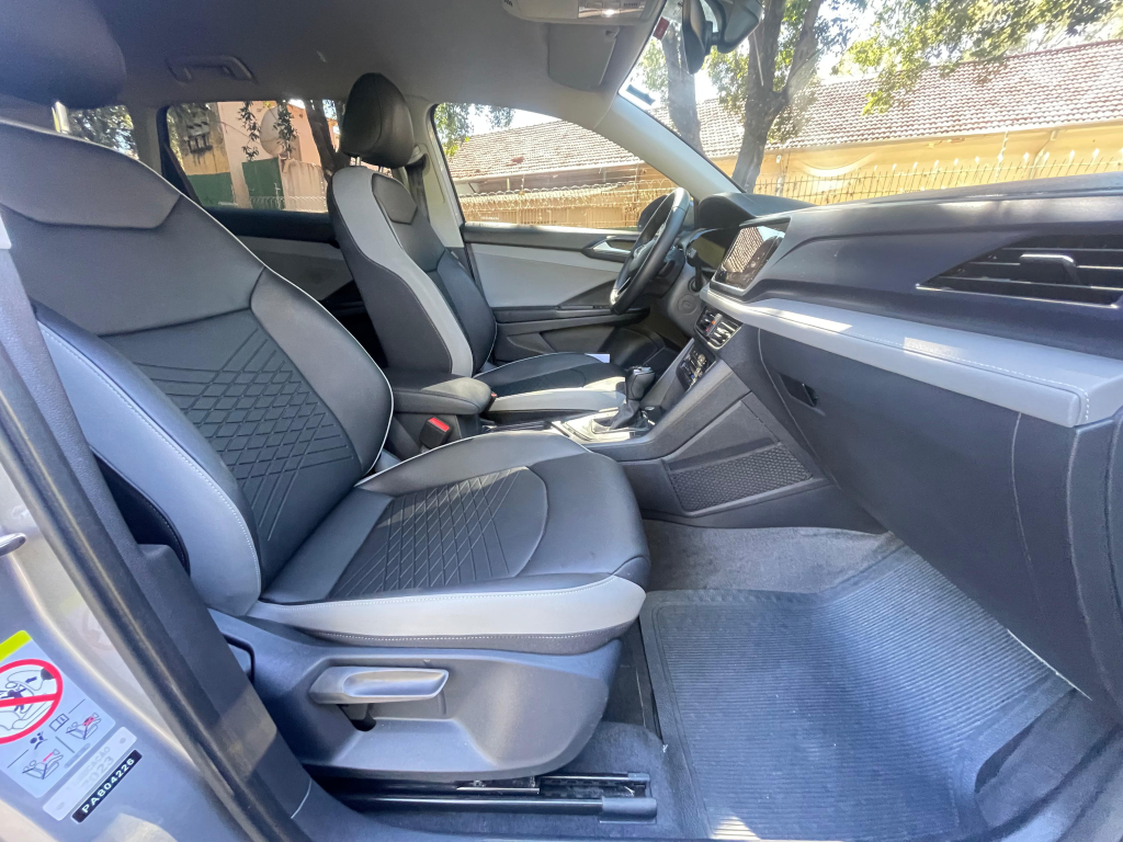 VOLKSWAGEN Taos - Foto