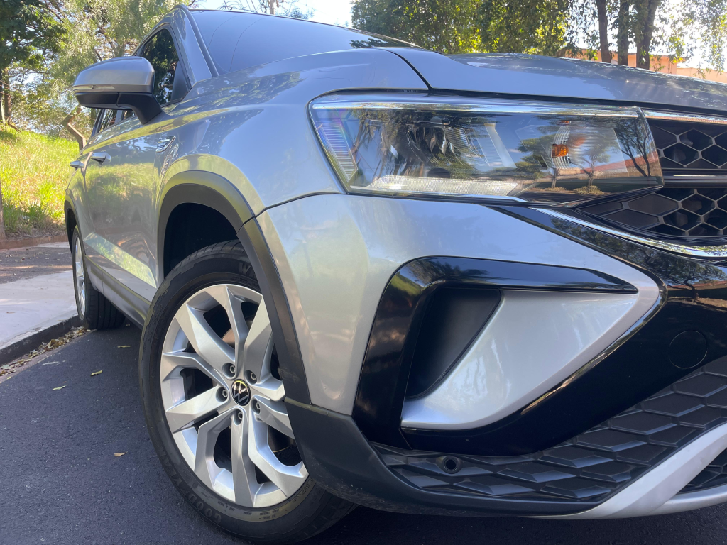 VOLKSWAGEN Taos - Foto