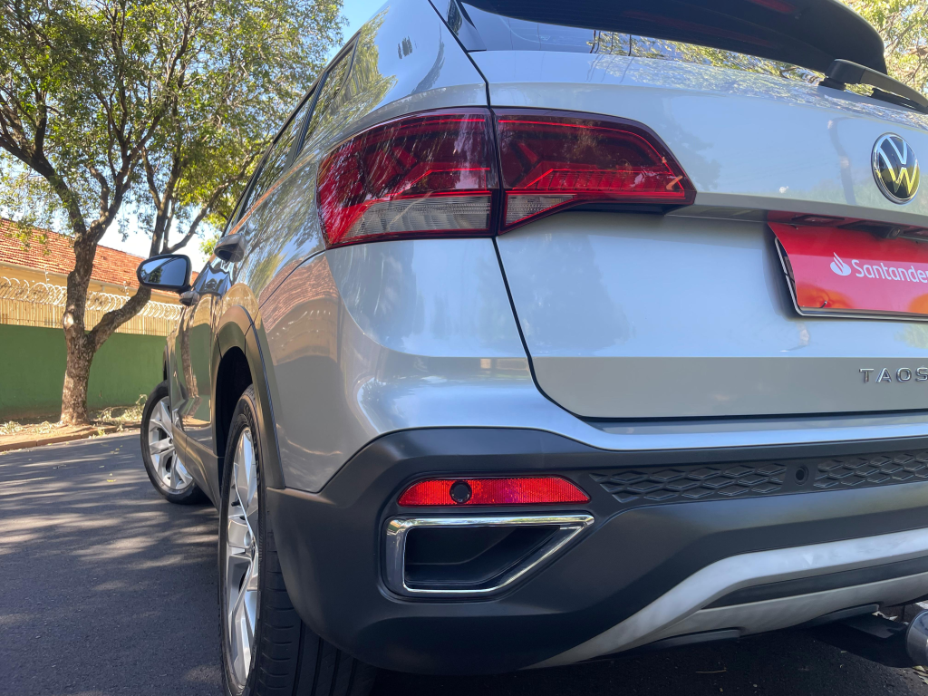 VOLKSWAGEN Taos - Foto