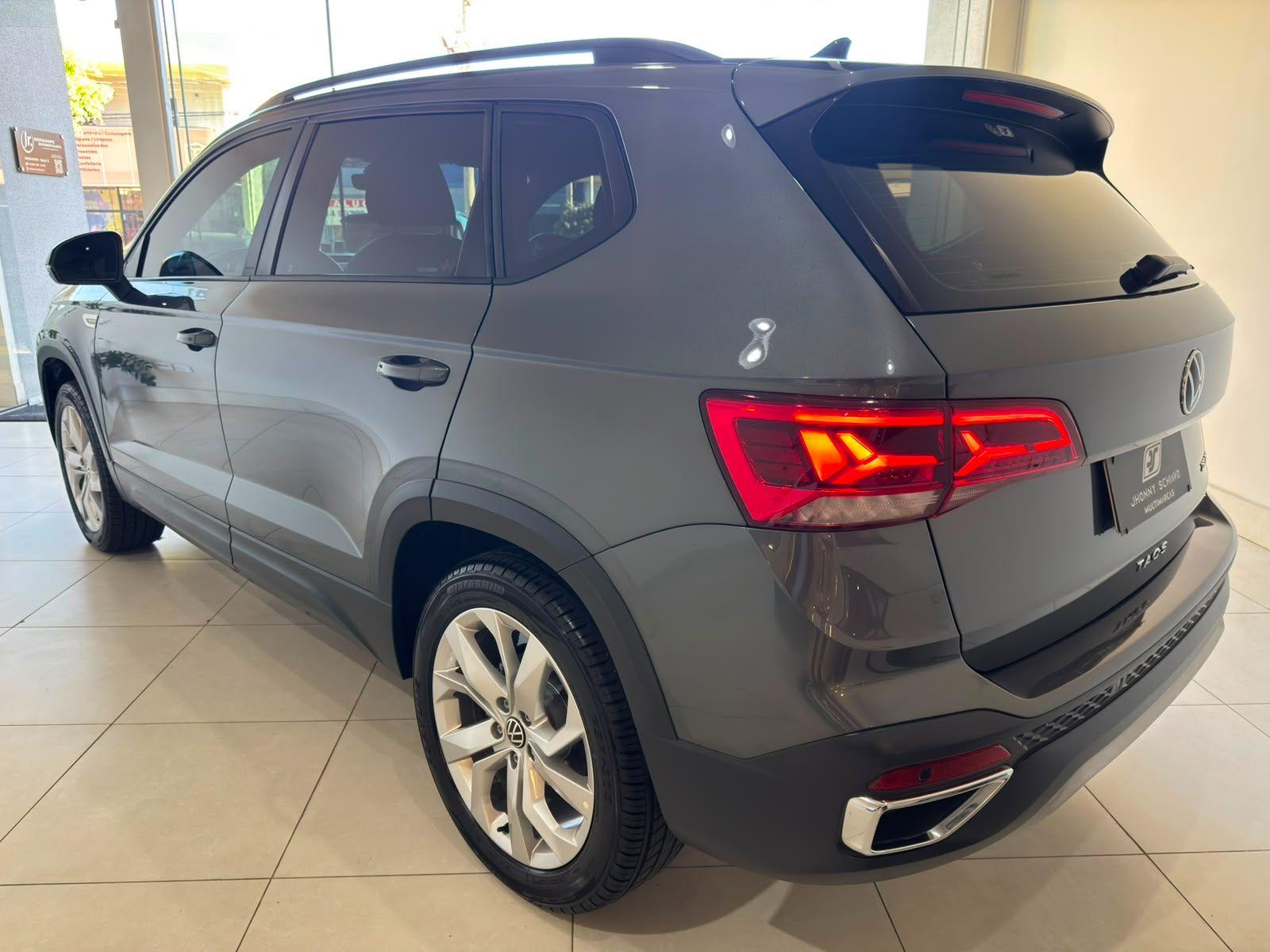 VOLKSWAGEN Taos - Foto
