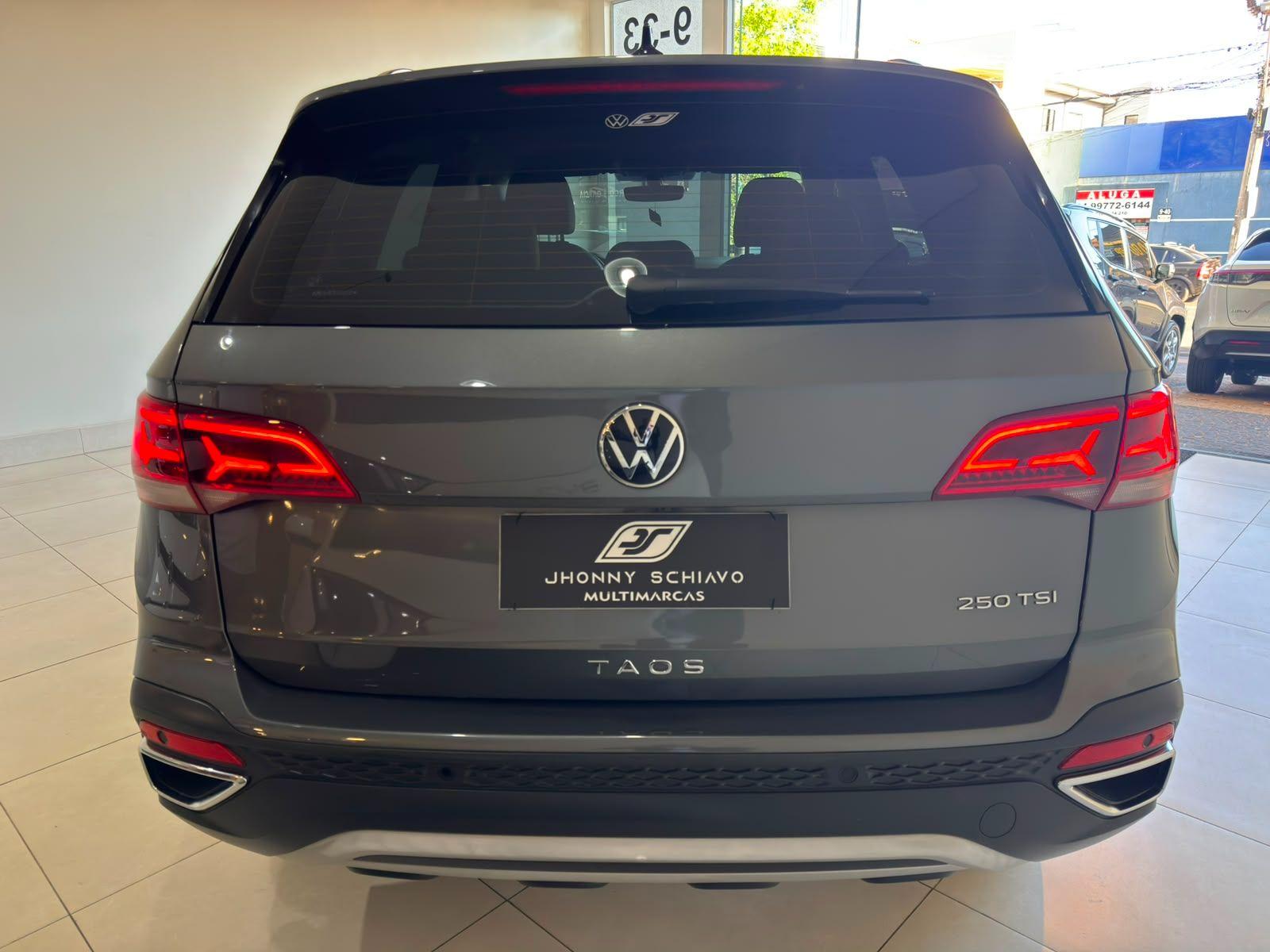 VOLKSWAGEN Taos - Foto