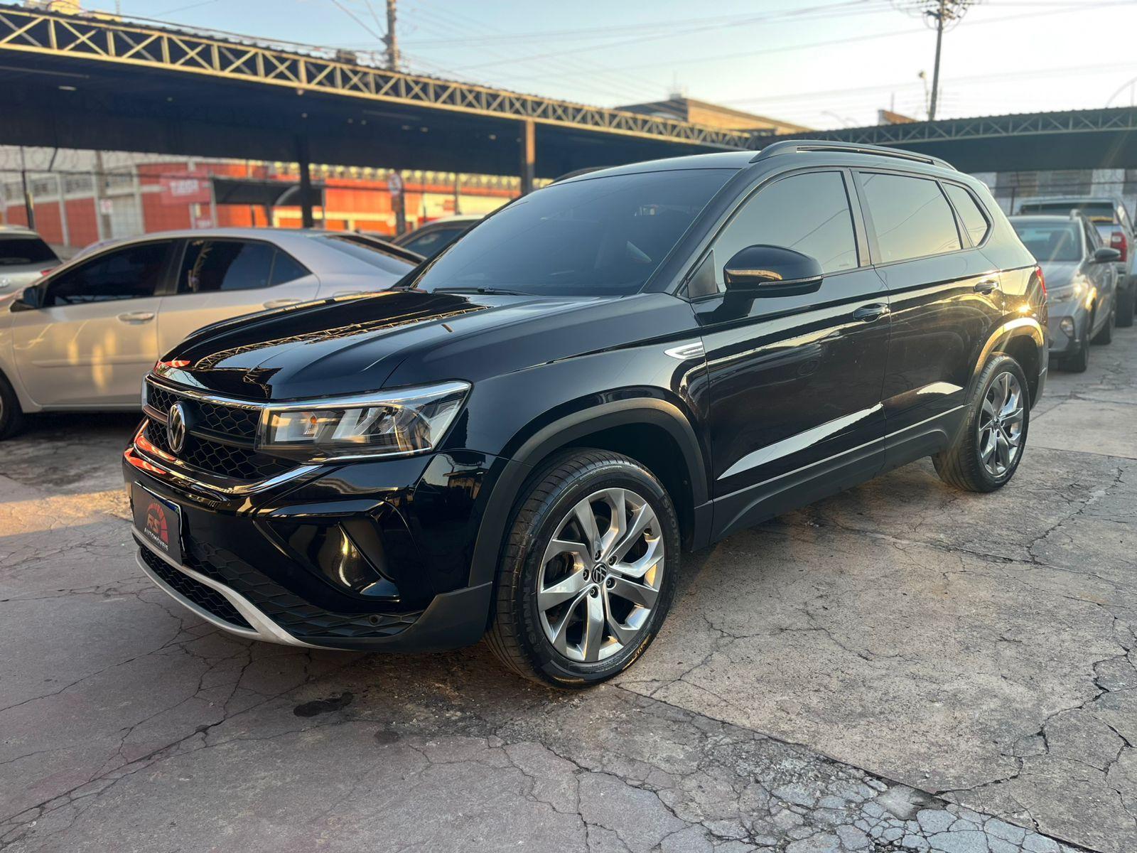 VOLKSWAGEN Taos - Foto