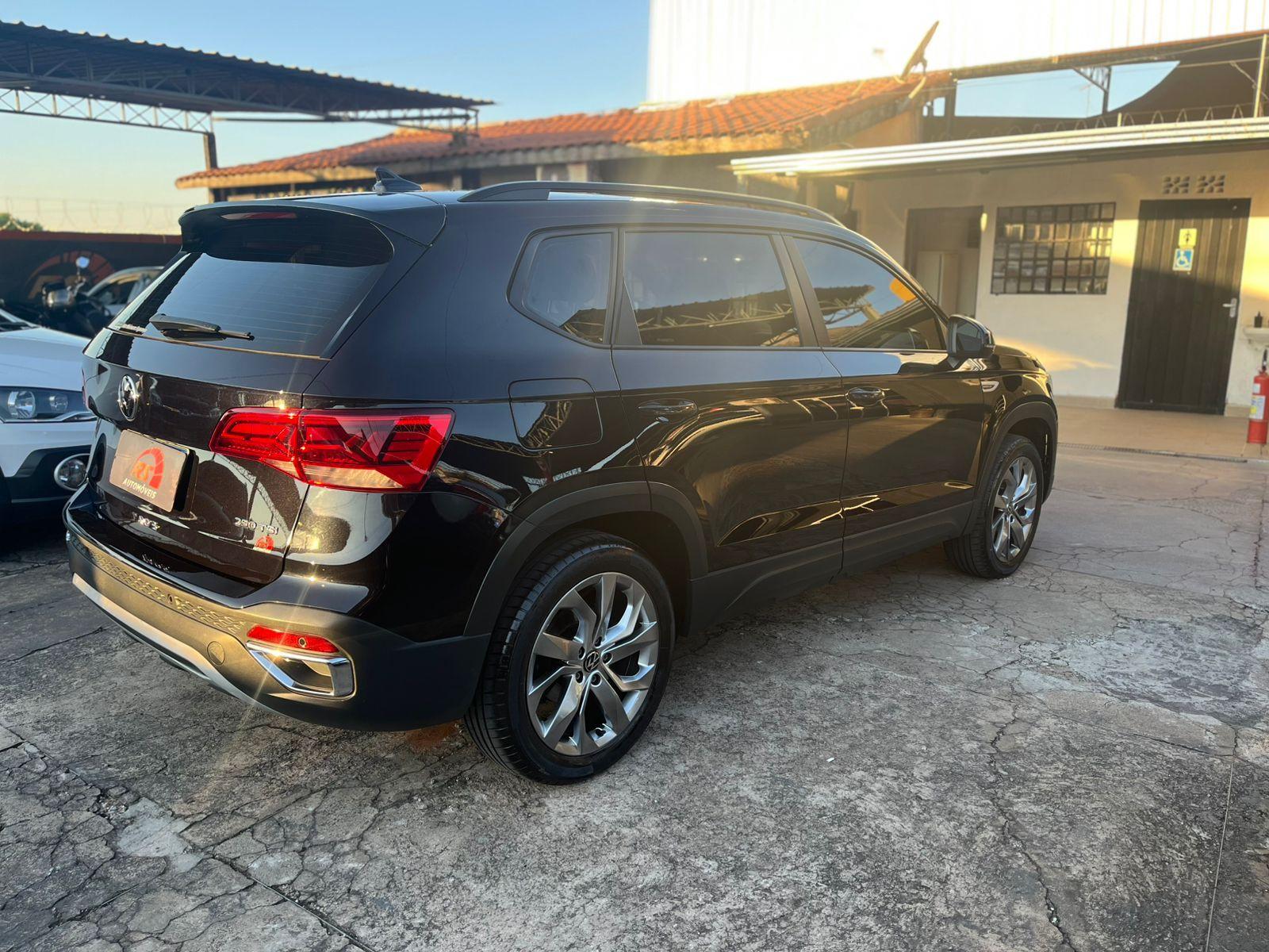 VOLKSWAGEN Taos - Foto
