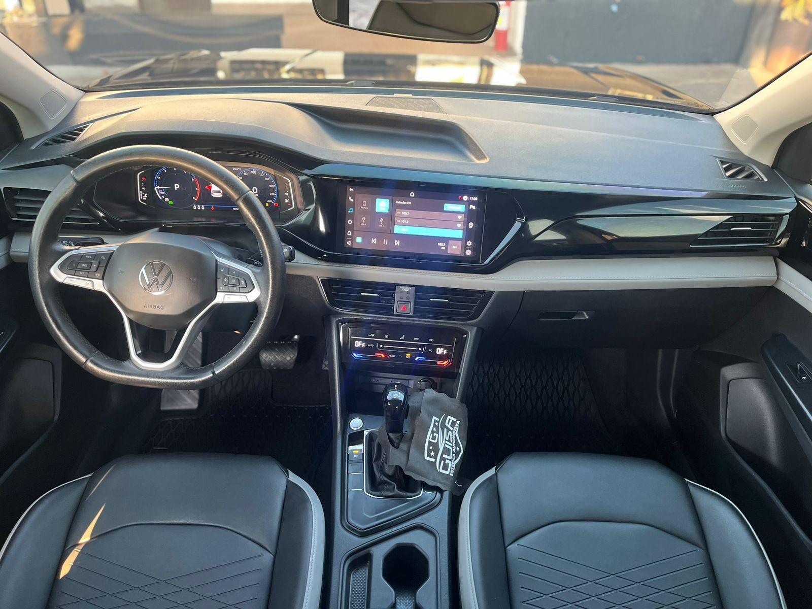 VOLKSWAGEN Taos - Foto