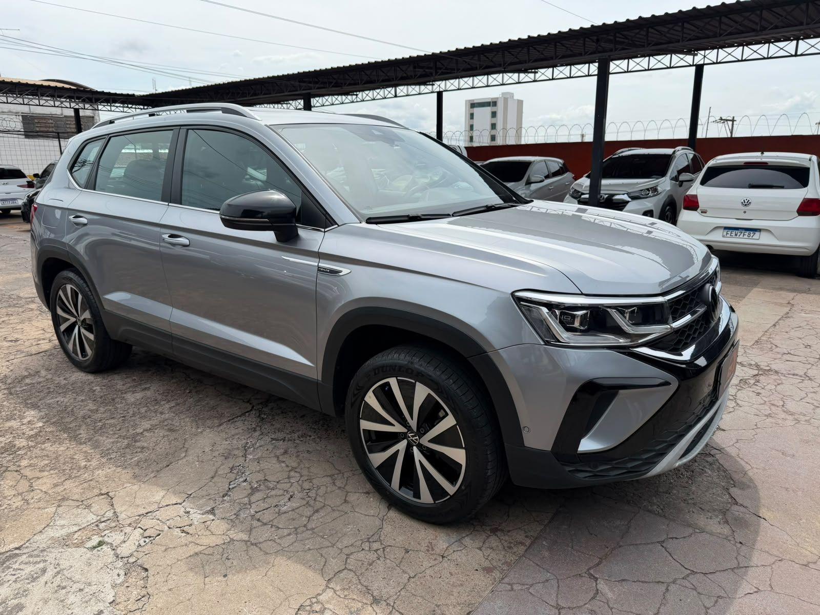 VOLKSWAGEN Taos - Foto