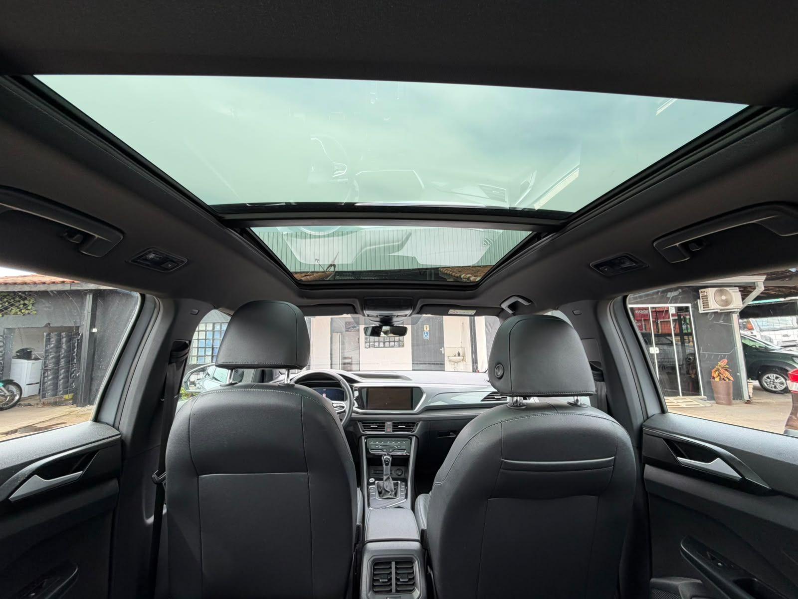 VOLKSWAGEN Taos - Foto