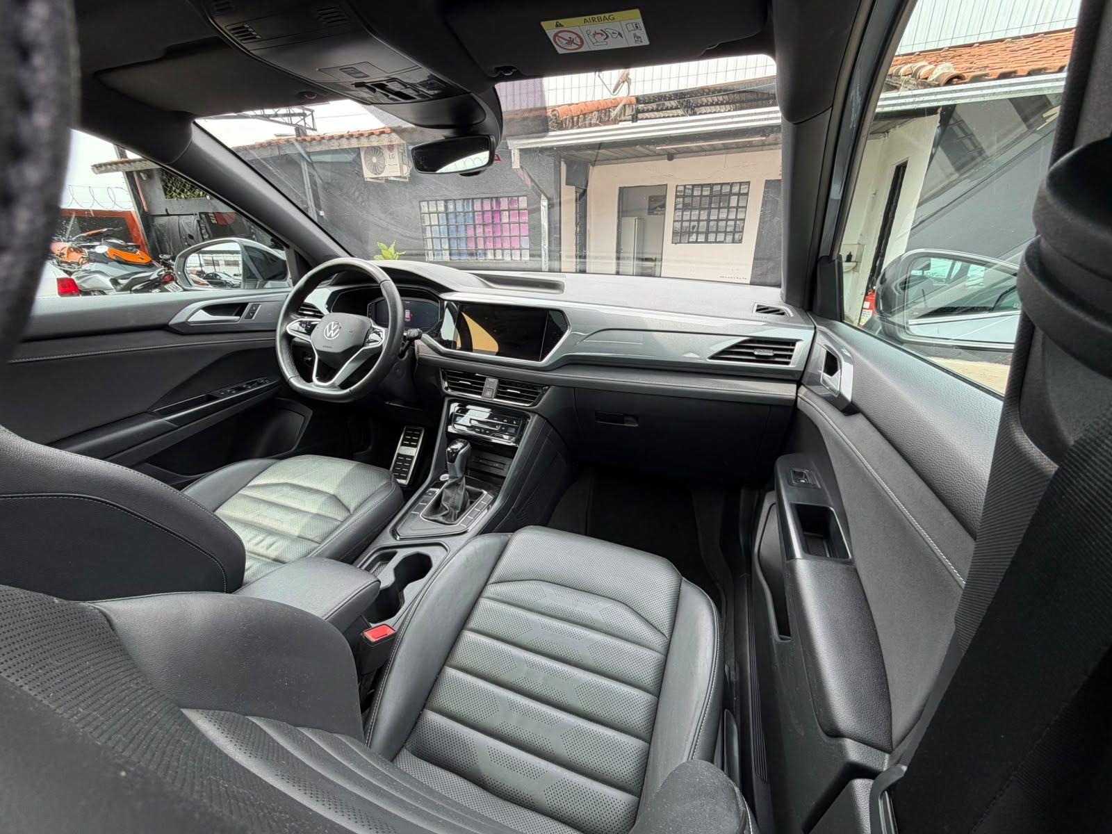 VOLKSWAGEN Taos - Foto