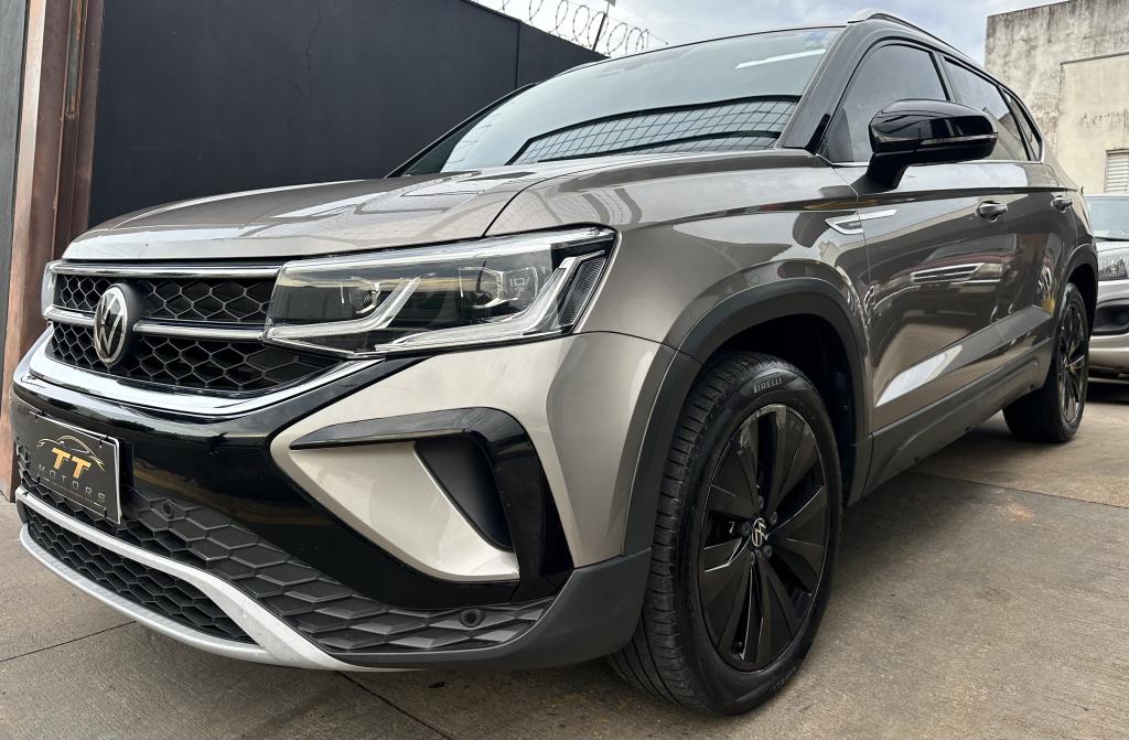 VOLKSWAGEN Taos - Foto