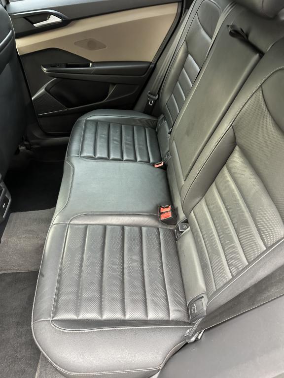VOLKSWAGEN Taos - Foto