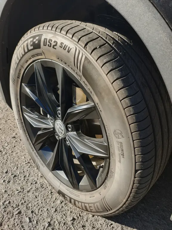 VOLKSWAGEN Tiguan - Foto