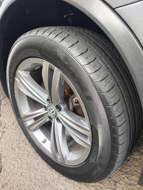 VOLKSWAGEN Tiguan - Foto