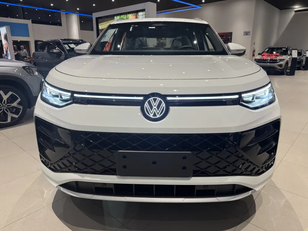 VOLKSWAGEN Tiguan - Foto