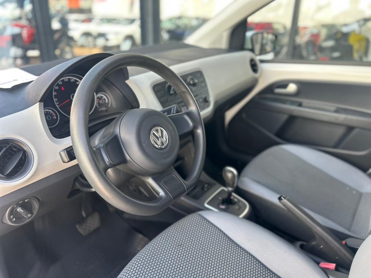 VOLKSWAGEN UP - Foto