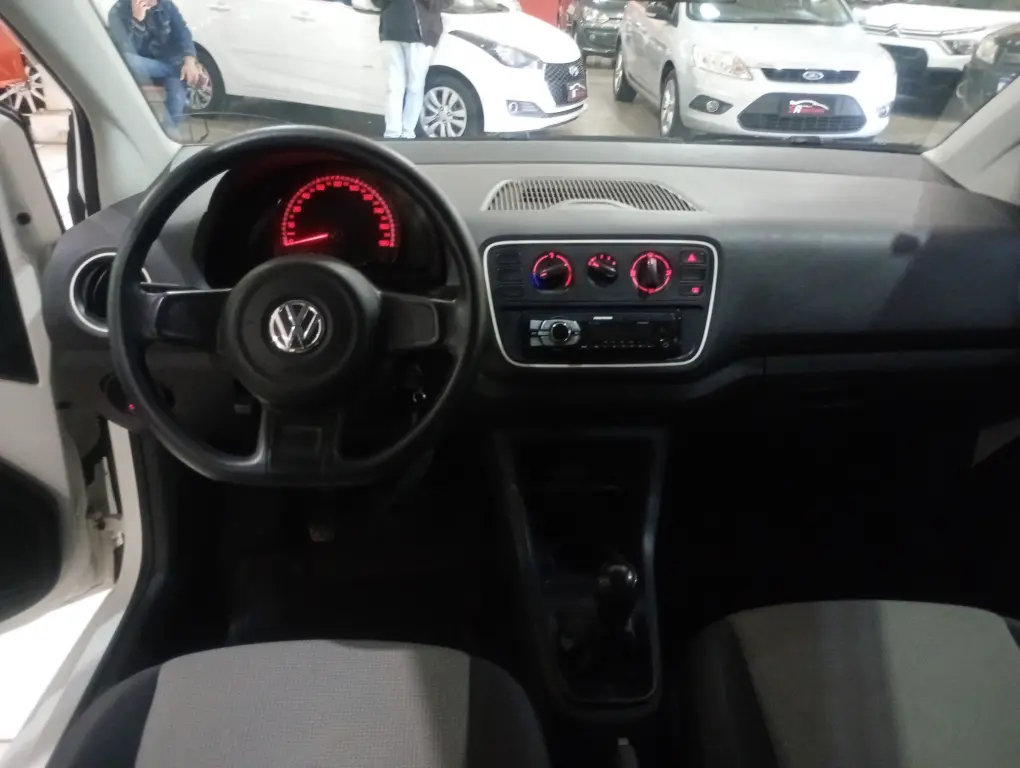 VOLKSWAGEN UP - Foto
