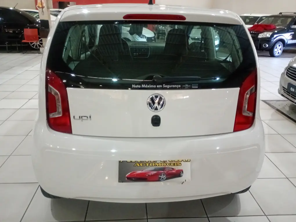 VOLKSWAGEN UP - Foto