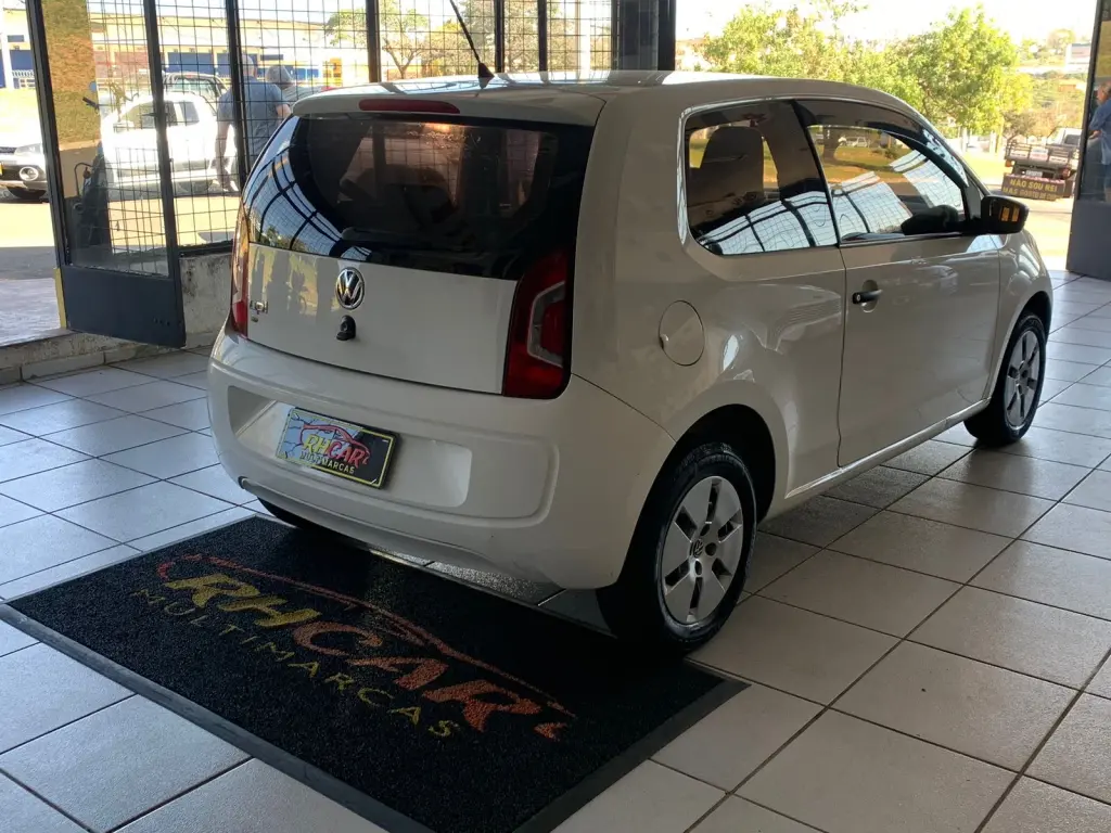 VOLKSWAGEN UP - Foto