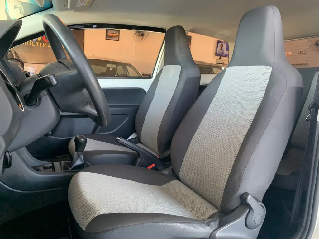 VOLKSWAGEN UP - Foto