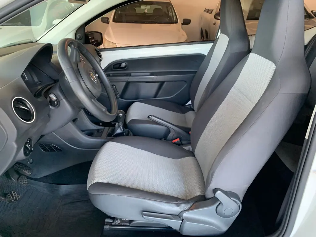VOLKSWAGEN UP - Foto