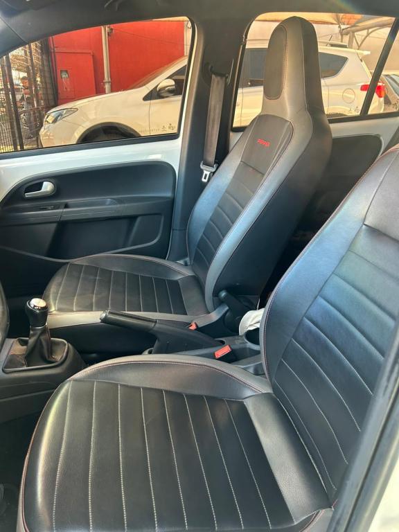 VOLKSWAGEN UP - Foto