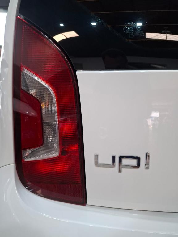 VOLKSWAGEN UP - Foto