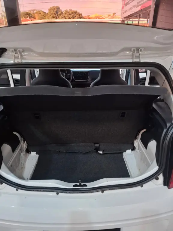 VOLKSWAGEN UP - Foto