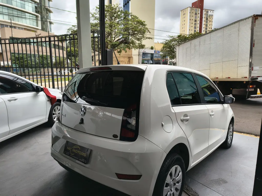VOLKSWAGEN UP - Foto
