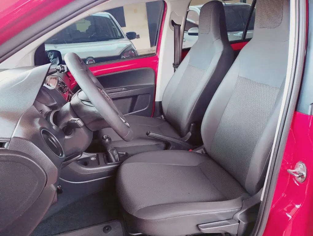 VOLKSWAGEN UP - Foto