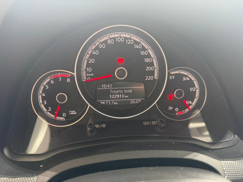 VOLKSWAGEN UP - Foto