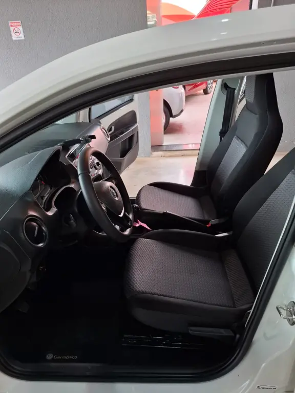 VOLKSWAGEN UP - Foto