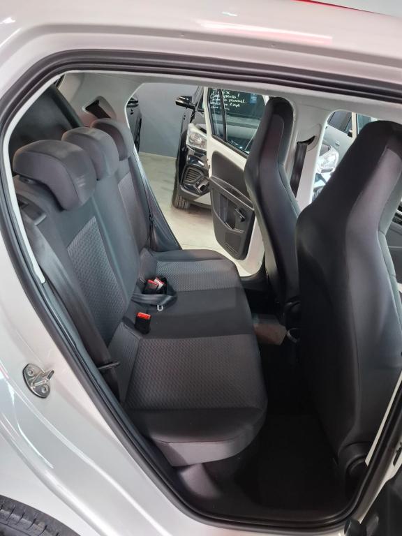 VOLKSWAGEN UP - Foto
