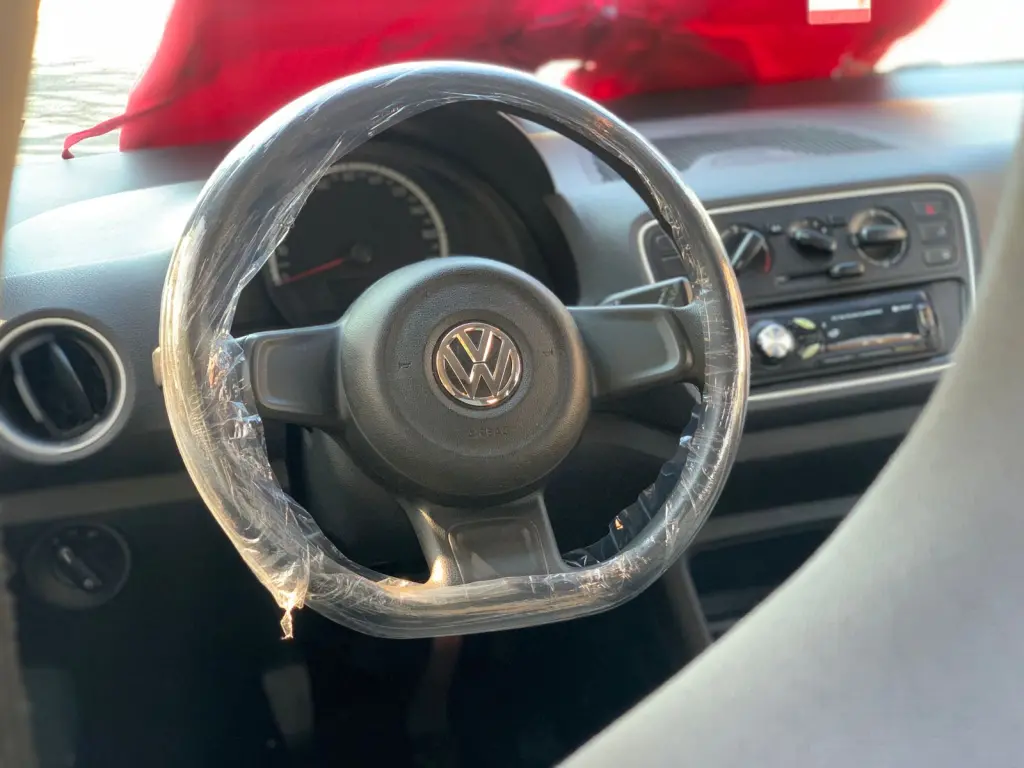 VOLKSWAGEN UP - Foto