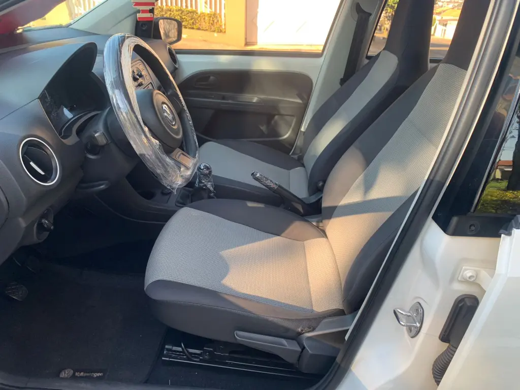 VOLKSWAGEN UP - Foto