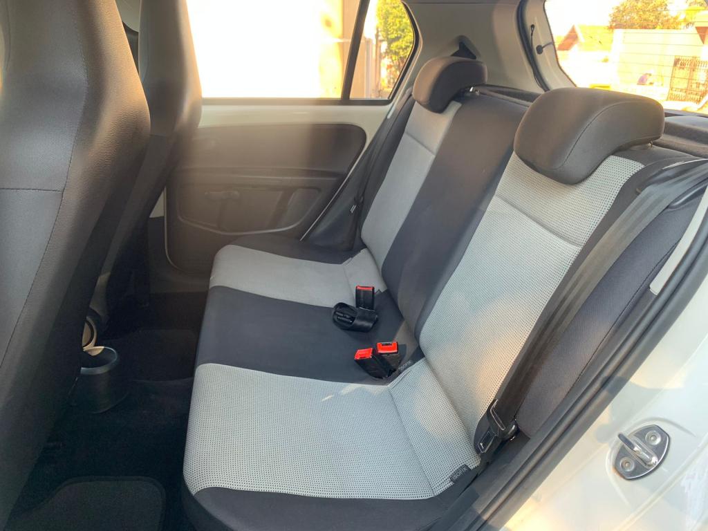 VOLKSWAGEN UP - Foto