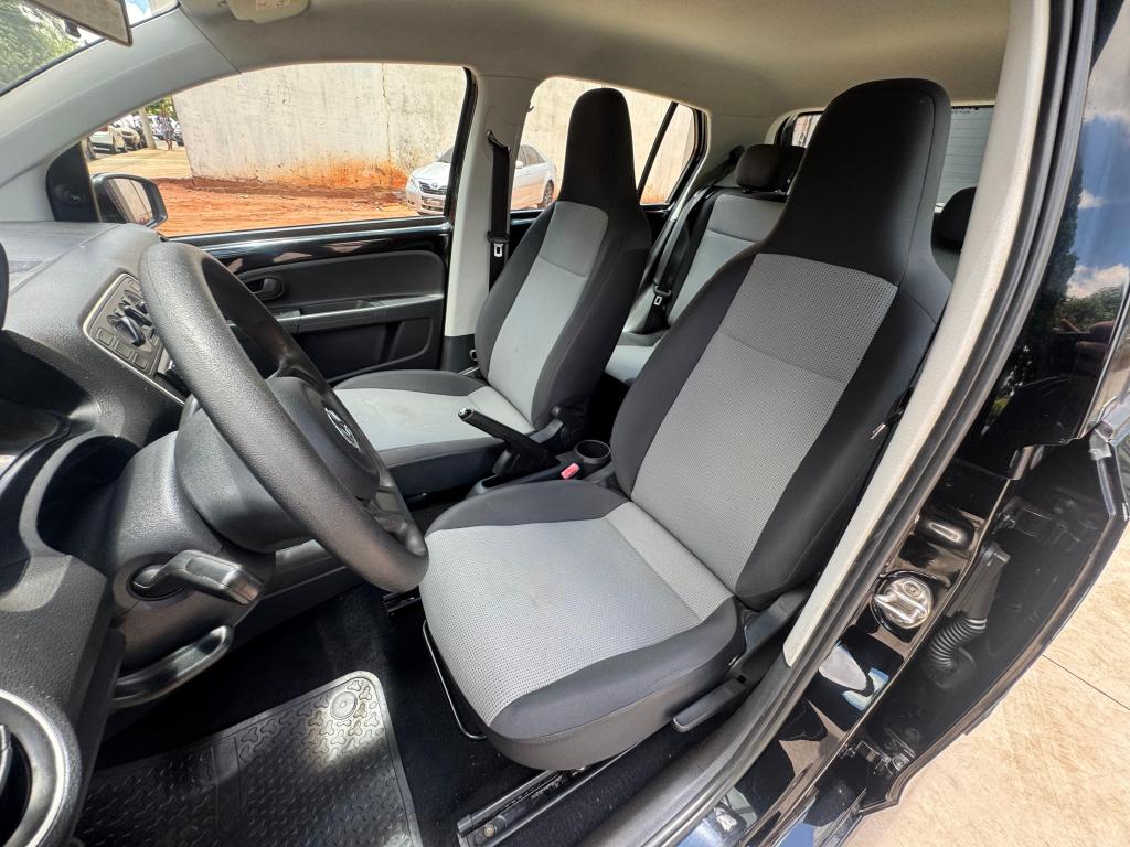 VOLKSWAGEN UP - Foto