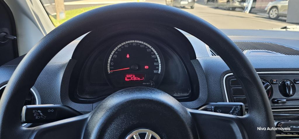 VOLKSWAGEN UP - Foto