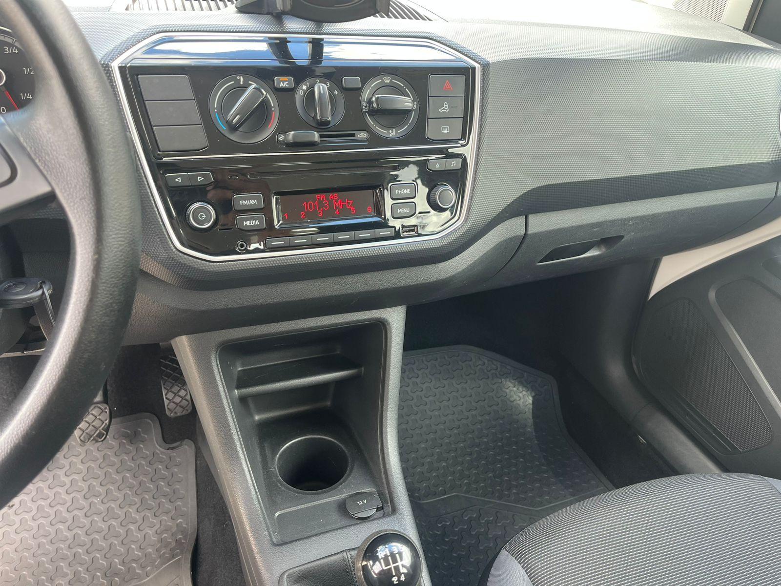 VOLKSWAGEN UP - Foto