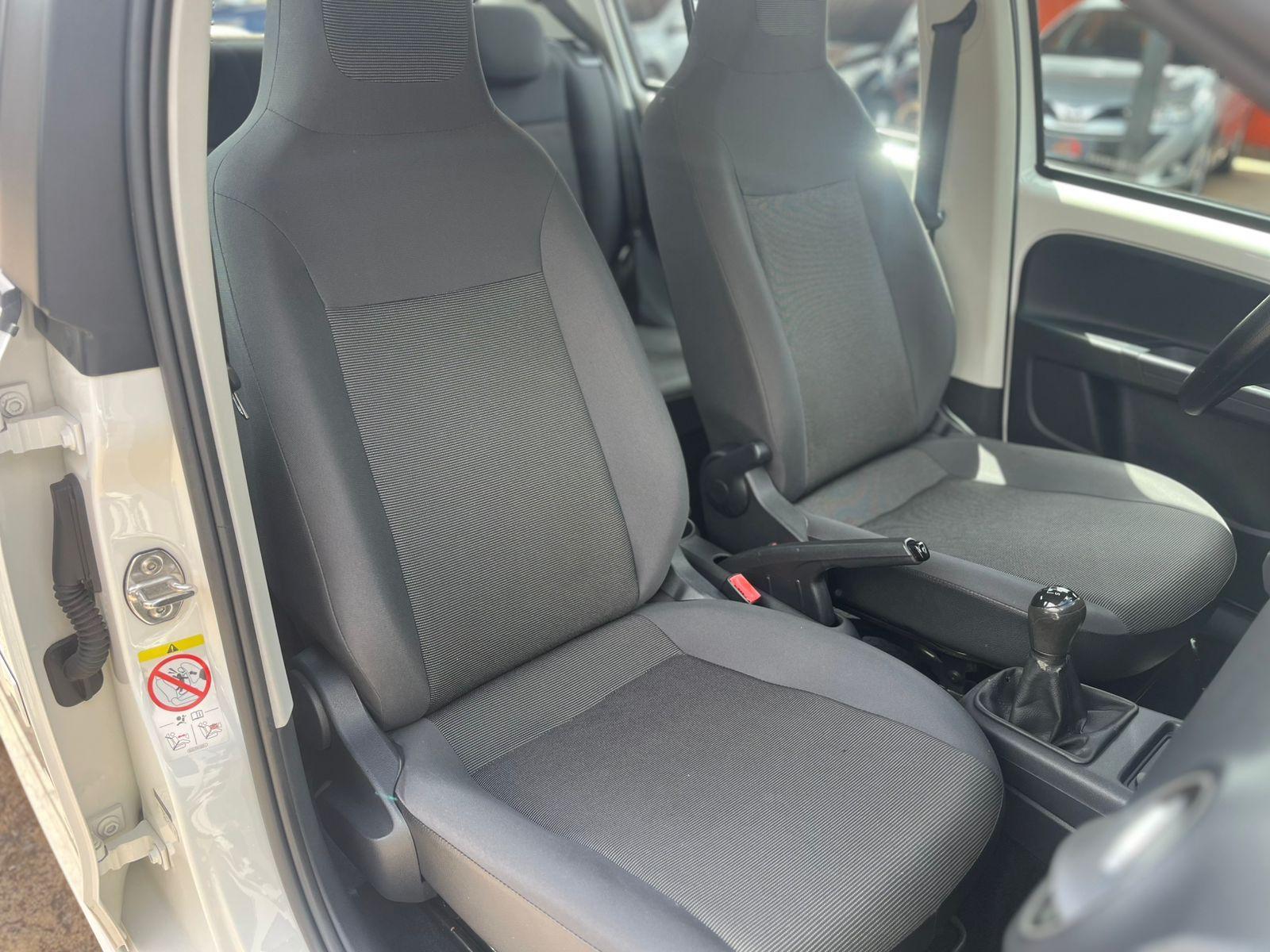 VOLKSWAGEN UP - Foto