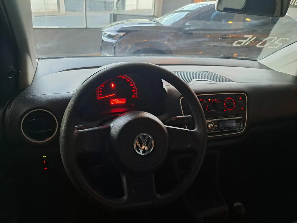 VOLKSWAGEN UP - Foto