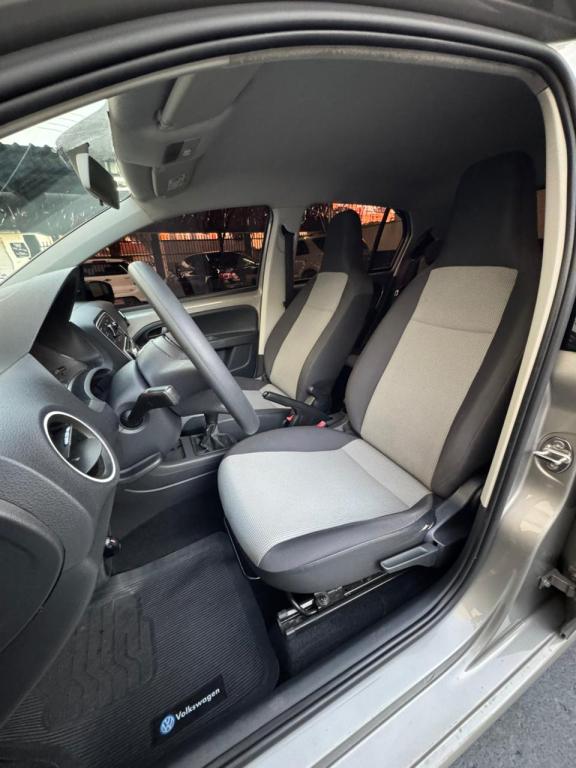 VOLKSWAGEN UP - Foto