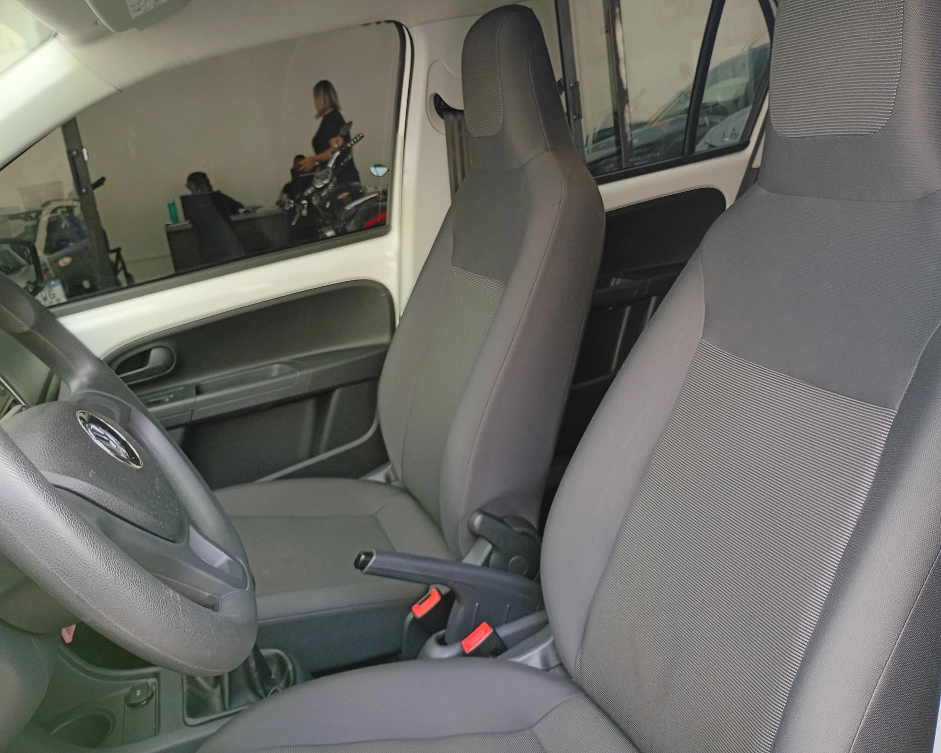 VOLKSWAGEN UP - Foto