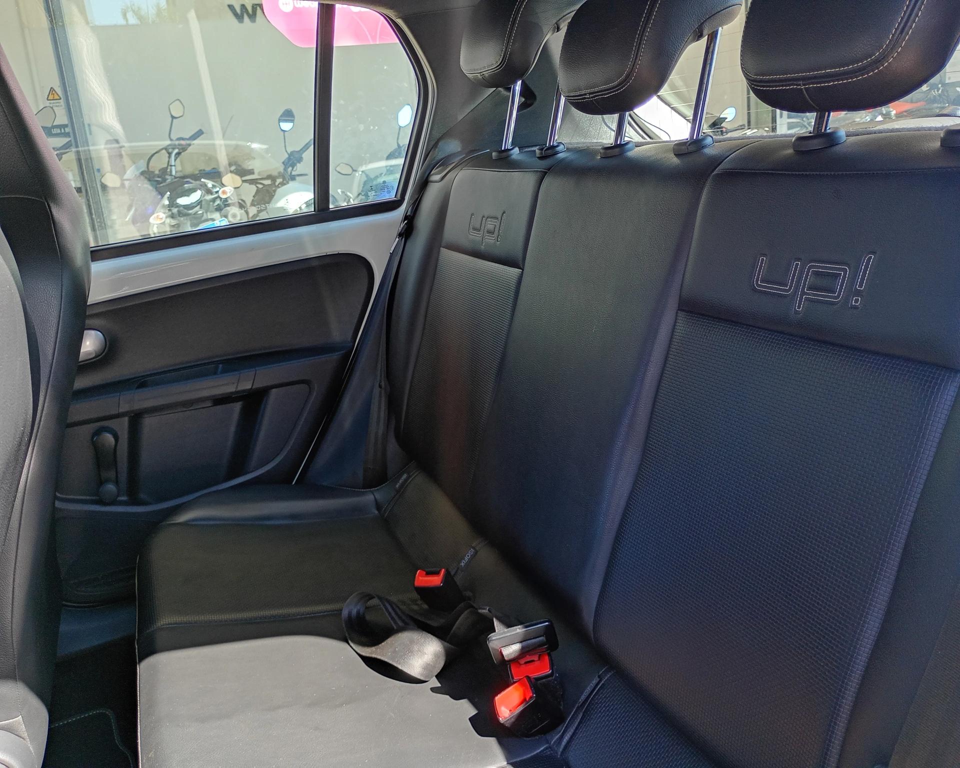 VOLKSWAGEN UP - Foto